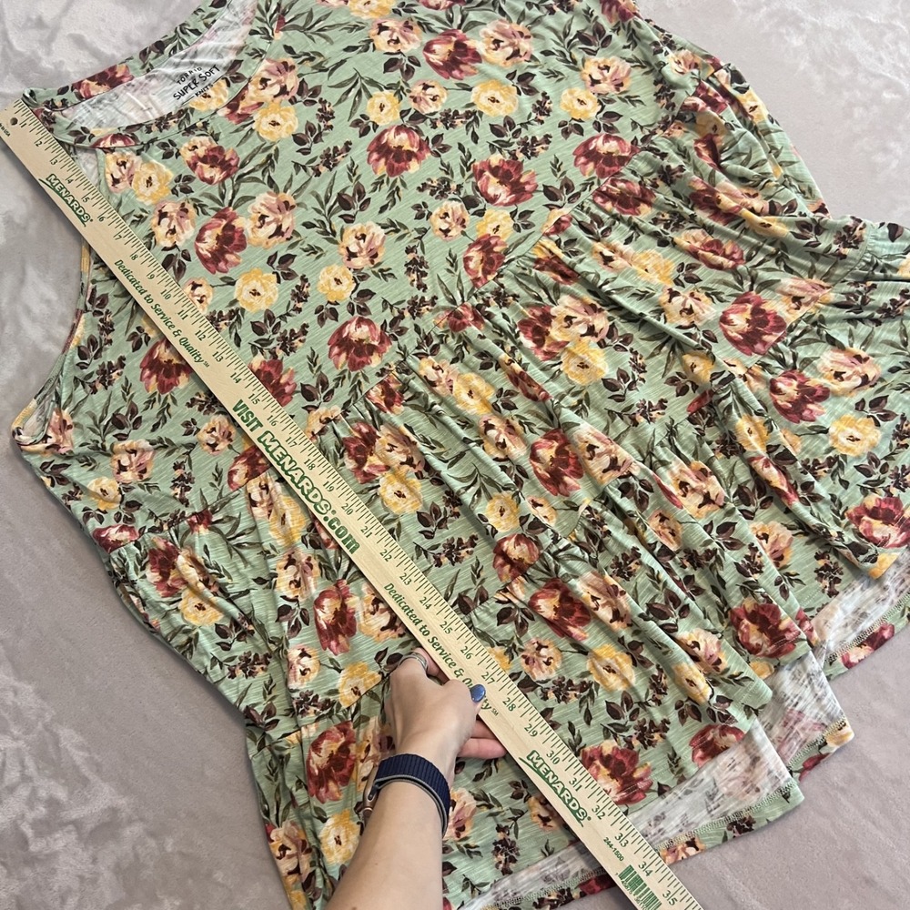 Torrid Top Womens 6 Green Floral Super Soft Knit Tiered Sleeveless Boho Romantic - Picture 6 of 9